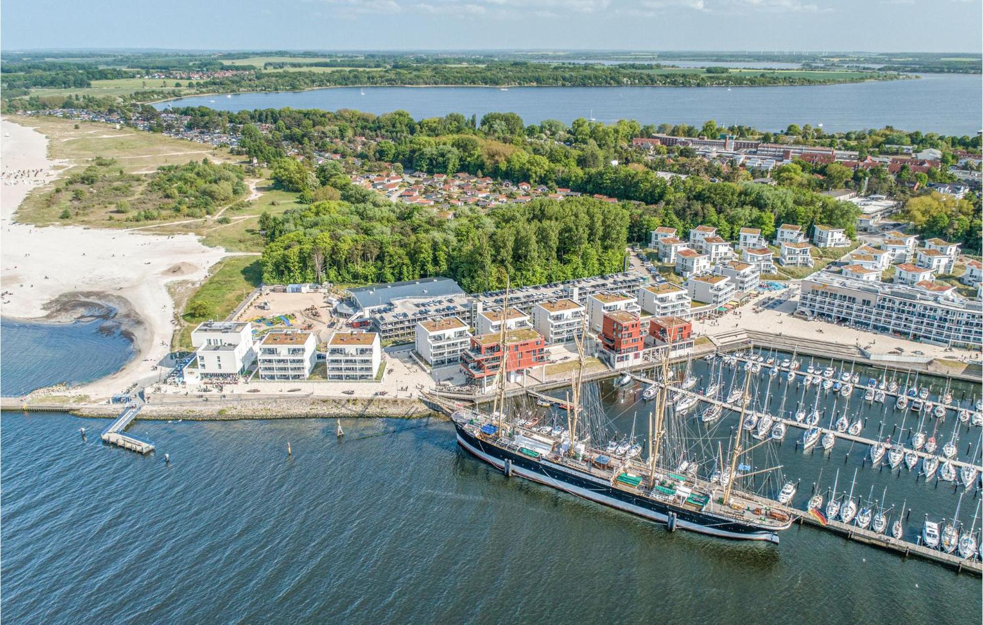 Lovely Apartment In Luebeck Travemuende With Sauna Exteriör bild